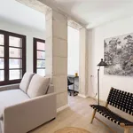 Rent 4 bedroom apartment of 50 m² in Barcelona