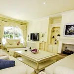 Rent 5 bedroom house of 1090 m² in Marbella