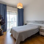 Rent 2 bedroom apartment of 85 m² in Lisboa