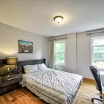 Maison de 8675 m² avec 4 chambre(s) en location à Mississauga (Mineola)