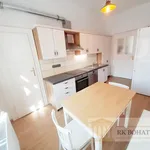 Pronajměte si 3 ložnic/e byt o rozloze 80 m² v Prague