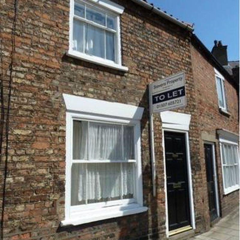 Terraced house to rent in Bridge Street, Louth LN11