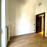 Rent 6 bedroom apartment of 210 m² in Milano