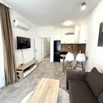 Rent 2 bedroom apartment of 70 m² in Център