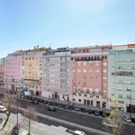 Rent 4 bedroom apartment of 94 m² in Lisbon