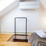 Rent 1 bedroom apartment of 65 m² in lisbon