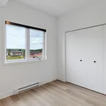 Rent 3 bedroom apartment of 89 m² in Gatineau