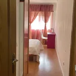 Rent a room of 125 m² in lisbon