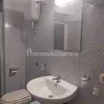 Affitto 3 camera appartamento di 103 m² in Naples