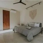 Rent 3 bedroom house of 237 m² in Mérida