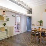 Rent a room of 350 m² in barcelona