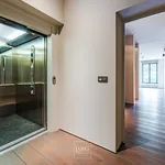 Huur 3 slaapkamer appartement van 252 m² in Brussels