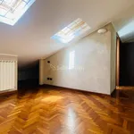 Rent 4 bedroom house of 100 m² in Roma