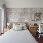 Rent a room in lisbon