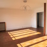 Appartement de 63 m² avec 3 chambre(s) en location à Suresnes