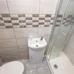 Rent 4 bedroom flat in West Midlands