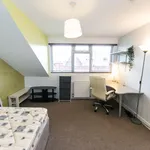 Rent 4 bedroom house in Leeds