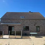 Huur 3 slaapkamer huis van 968 m² in Eghezée