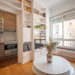 Rent 4 bedroom apartment of 55 m² in Barcelona