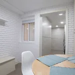 Rent 3 bedroom apartment in Madrid