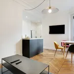 Appartement de 355 m² avec 1 chambre(s) en location à Paris