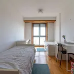 Rent a room of 144 m² in lisbon