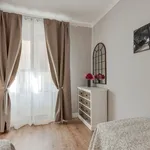 Rent 2 bedroom apartment of 63 m² in Florence