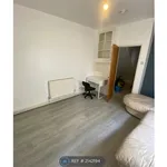 Rent 2 bedroom flat in Wales