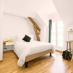 Rent a room of 420 m² in Fontainebleau