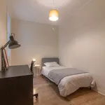 Rent a room in lisbon