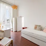 Rent 2 bedroom apartment of 100 m² in Rome