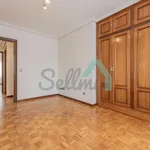 Alquilo 4 dormitorio apartamento de 122 m² en Oviedo