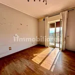 Affitto 5 camera appartamento di 130 m² in Naples