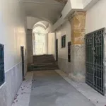 Affitto 6 camera appartamento di 220 m² in Palermo