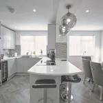 Rent 4 bedroom flat in Reigate and Banstead