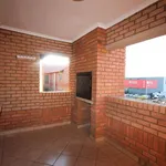 Rent 3 bedroom apartment of 125 m² in Pretoria