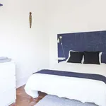 Rent a room of 120 m² in lisbon