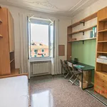 Rent 3 bedroom apartment of 80 m² in Genoa