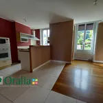 Appartement de 582 m² avec 2 chambre(s) en location à TARARE