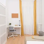 Rent a room of 172 m² in Madrid