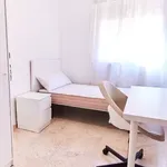 Rent 4 bedroom apartment in Seville