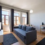 Rent 1 bedroom apartment of 90 m² in Porto