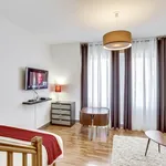 Rent 1 bedroom apartment of 35 m² in Paris