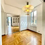 Rent 6 bedroom apartment of 200 m² in Rome