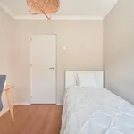 Rent 4 bedroom apartment in Lisbon