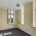 Rent 2 bedroom apartment in Torquay