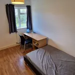 Rent 6 bedroom house in East Midlands