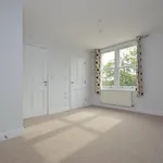 Rent 3 bedroom flat in South East England