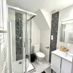 Rent 1 bedroom apartment of 250 m² in Paris