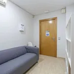 Rent a room of 230 m² in valencia